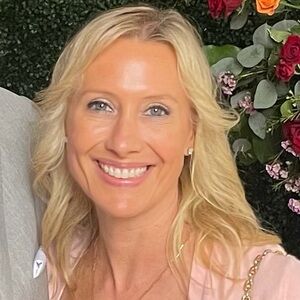 Meet your Posher, Elora montrose